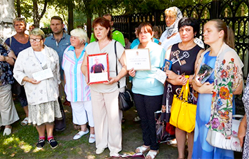 Активистки «Движения матерей-328» вышли на пикет в Гомеле