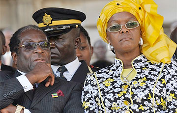 Жену диктатора Мугабе не выпускают из ЮАР