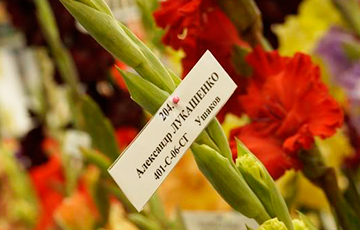 В Гродно на выставке цветов показали гладиолус «Лукашенко»