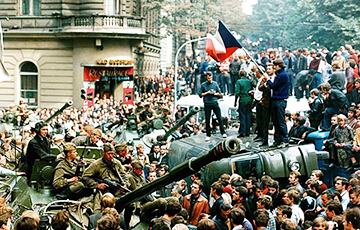 «Ідзіце дадому!»: Як жыхары Прагі выйшлі супраць савецкіх танкаў