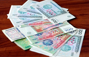 Узбекистан в два раза девальвировал национальную валюту
