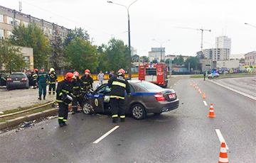 В Минске бесправник на VW протаранил в лоб милицейское авто