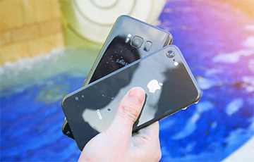 Відэафакт: Новы iPhone 8 на гадзіну пагрузілі ў ваду