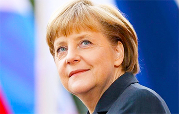 Меркель призывает ЕС быть сплоченней и быстрее принимать решения