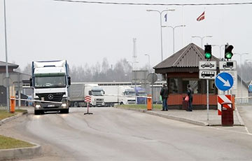 В Латвии таможенники объявили о забастовке