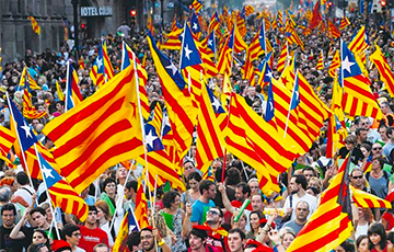 Відэа: Каталонцы спяваюць Песню Свабоды