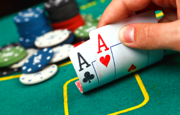 Белорус выиграл более $3 миллионов на престижном турнире по покеру