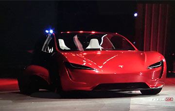 «БелДжи» и не снислось: Tesla показала новый электрический тягач и спорткар