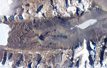 В Антарктиде обнаружили самое загадочное озеро на Земле