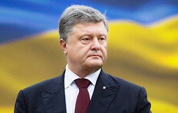 Порошенко подписал закон о воинском приветствии «Слава Украине!»