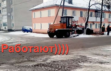 Видеофакт: В Гомеле асфальт укладывали прямо на снег