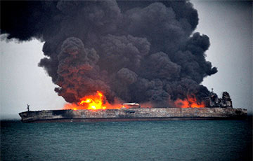 Ля берагоў Кітая выбухнуў танкер з нафтай