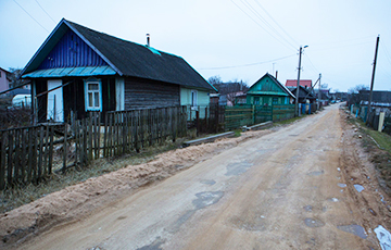 Люди на болоте: Такого, как в трех километрах от Минска, нигде не встречали