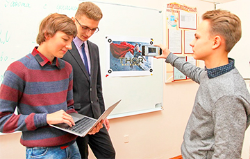 Брестские гимназисты создали для смартфона приложение с дополненной реальностью