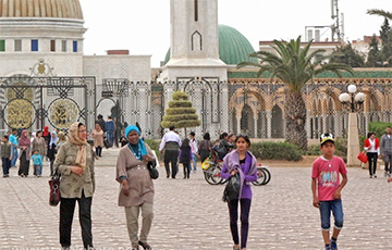 После протестов в Тунисе правительство выделило деньги на помощь бедным