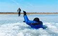 Белорусские рыбаки провалились под первый зимний лед