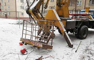 В Бобруйске рабочие упали с высоты восьми метров