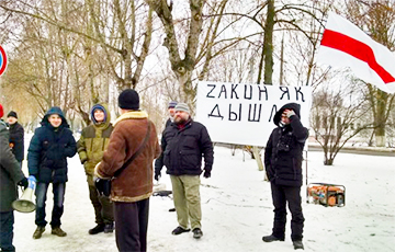 Гамельчукі выйшлі на пікет супраць міліцэйскага гвалту