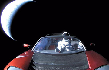 Автомобиль Илона Маска официально признали космическим спутником