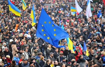 На Майдане в Киеве прошло вече «У нас есть достоинство»