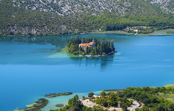 10 самых крошечных населенных островов мира