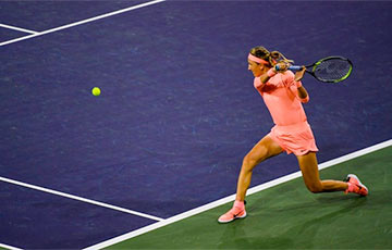 Виктория Азаренко победно вернулась в теннисный тур
