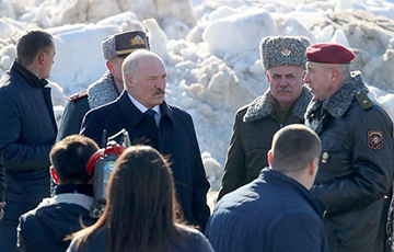 Photofact: Lukashenka Treated To Special "Military Ration"