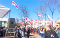 Сотні берасцейцаў святкуюць Дзень Волі ў цэнтры горада