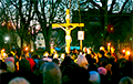 Фотофакт: В Гродно тысячи католиков прошли крестным ходом