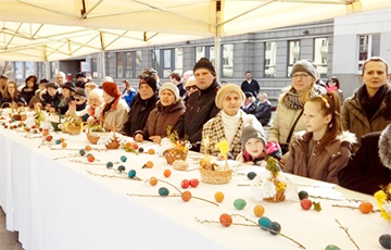 У Беластоку велікодныя кошыкі асвяцiлi ў цэнтры горада