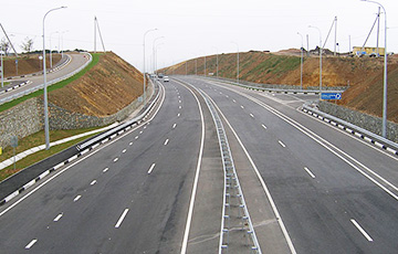 В Беларуси появились нововведения для водителей на платных дорогах