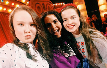 Школьницы из Минска выиграли почти $400 в шоу «Рассмеши комика»