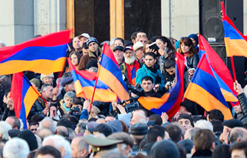 Ситуация в Армении: Еще в одном городе начался митинг