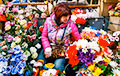 Как выглядит торговля искусственными цветами на Радуницу