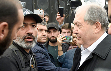 Протестующие вынудили президента Армении прийти на митинг