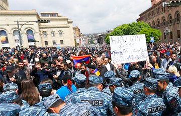 Видеофакт: Мощное шествие в Ереване набирает обороты