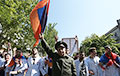 Революция в Армении онлайн: к протестующим присоединились военные