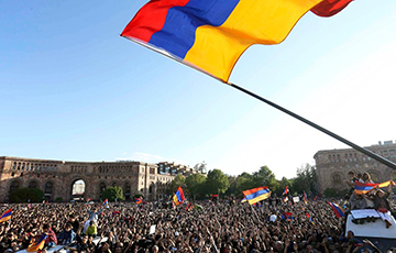 Почему Москва молчит о революции в Армении