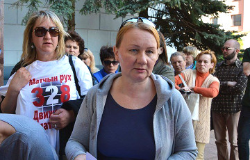 Mothers 328 Prayed Near Pre-Trial Detention Center In Vitebsk