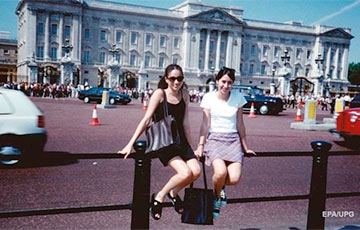 В сети набирает популярность фото юной Меган Маркл и Букингемского дворца