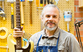 Как гомельчанин сделал для знаменитого американского музыканта гитару из золота