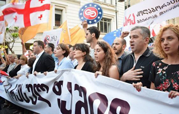 В Тбилиси проходит акция против выдвижения главы МВД в премьеры