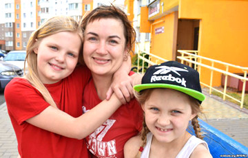 Светлана Алексиевич помогла многодетной семье, которую хотели поставить на учет