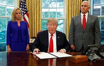 Трамп подписал указ, сохраняющий семьи нелегальных иммигрантов