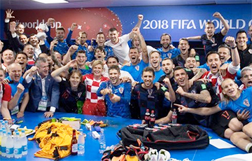 Президент Хорватии отпраздновала выход сборной в полуфинал вместе с футболистами