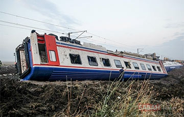 В Турции сошел с рельсов поезд: 24 погибших, 70 раненых