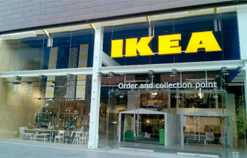 Відэафакт: Ангельскія фанаты адзначылі перамогу над Швэцыяй у краме IKEA