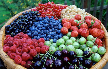 Диетолог назвала зимнюю ягоду, которая улучшает состояние сосудов и обогащает витаминами