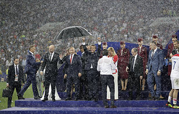 Путин и зонтик