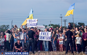 Группа Бумбокс дала концерт на границе с оккупированным Крымом